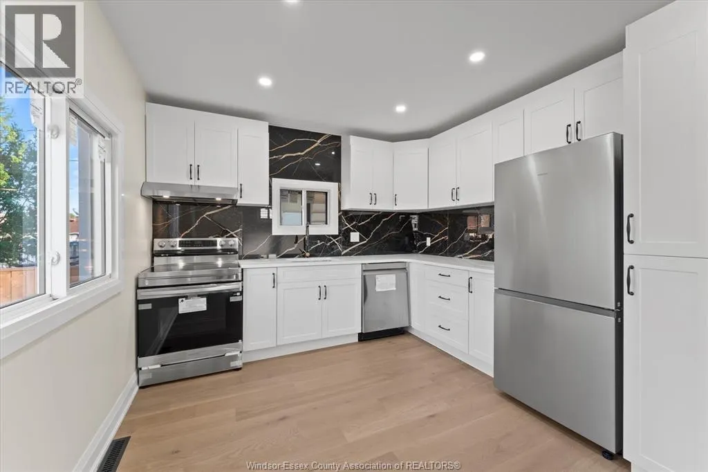 930 Elsmere