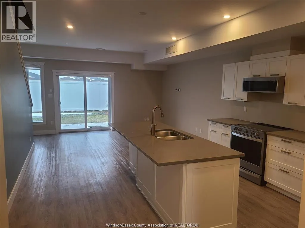 550 SANDISON STREET Unit# 15