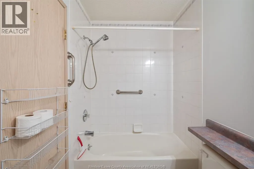 40 Adams LANE Unit# 214