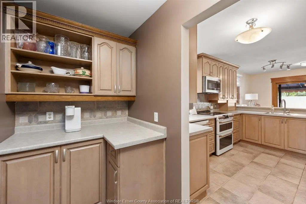 1316 CARRIAGE LANE