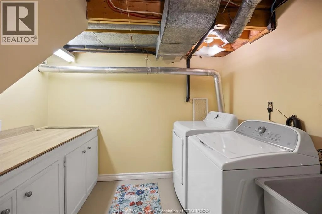 1316 CARRIAGE LANE