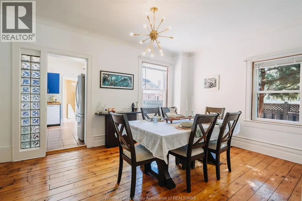 896 MONMOUTH ROAD