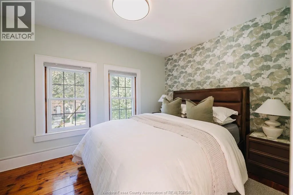 896 MONMOUTH ROAD