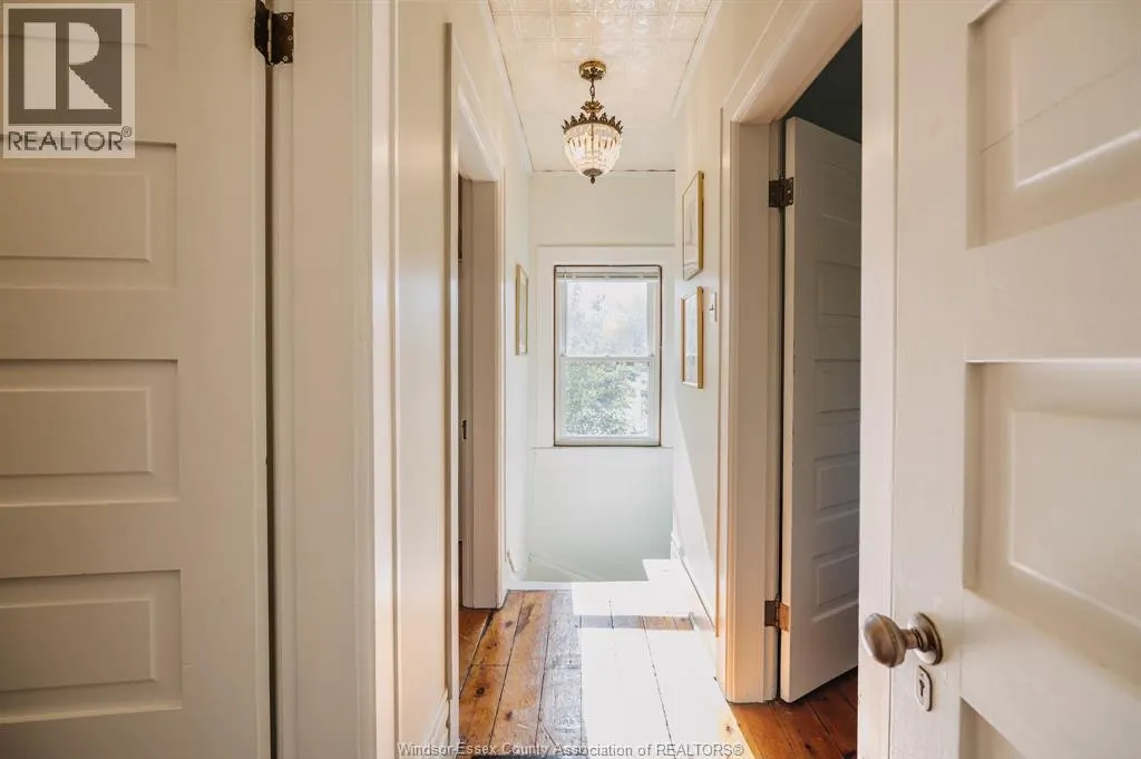 896 MONMOUTH ROAD