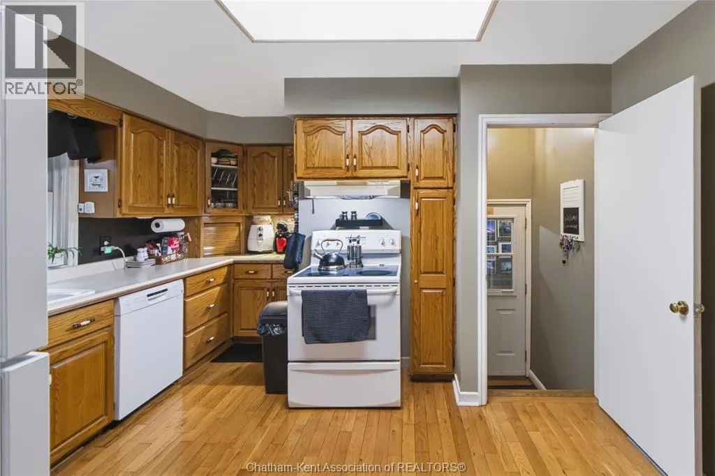 16 INDIAN CREEK ROAD West