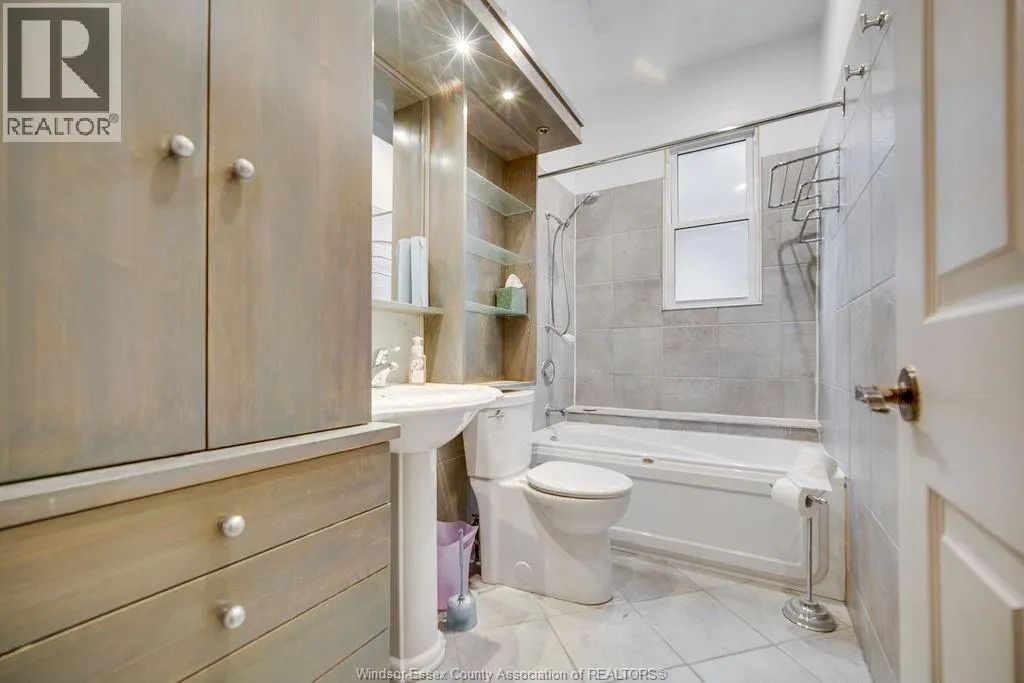 1346 PARENT AVENUE Unit# MAIN FLOOR