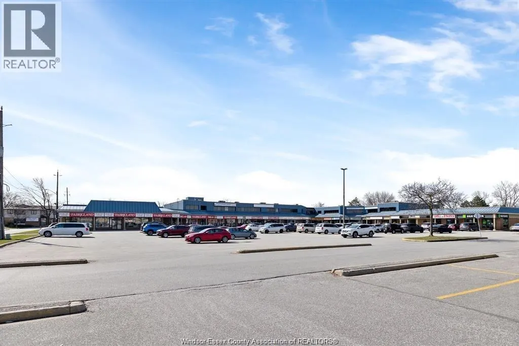 7633 TECUMSEH ROAD East
