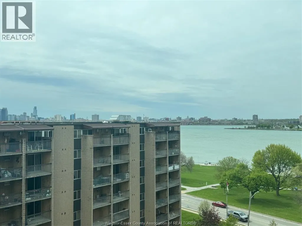 3601 RIVERSIDE DRIVE East Unit# 906