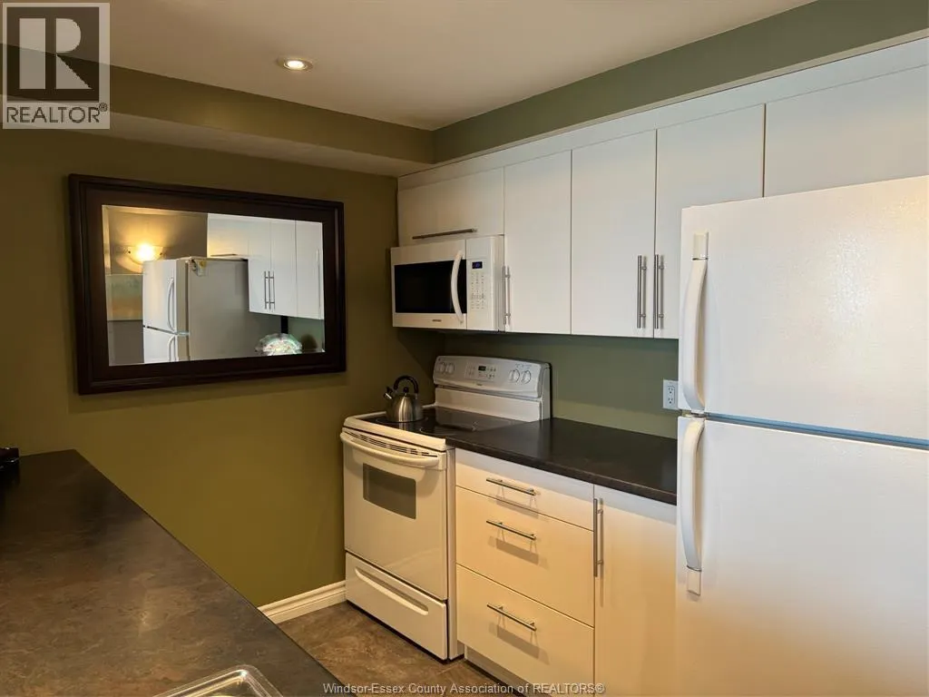 3601 RIVERSIDE DRIVE East Unit# 906