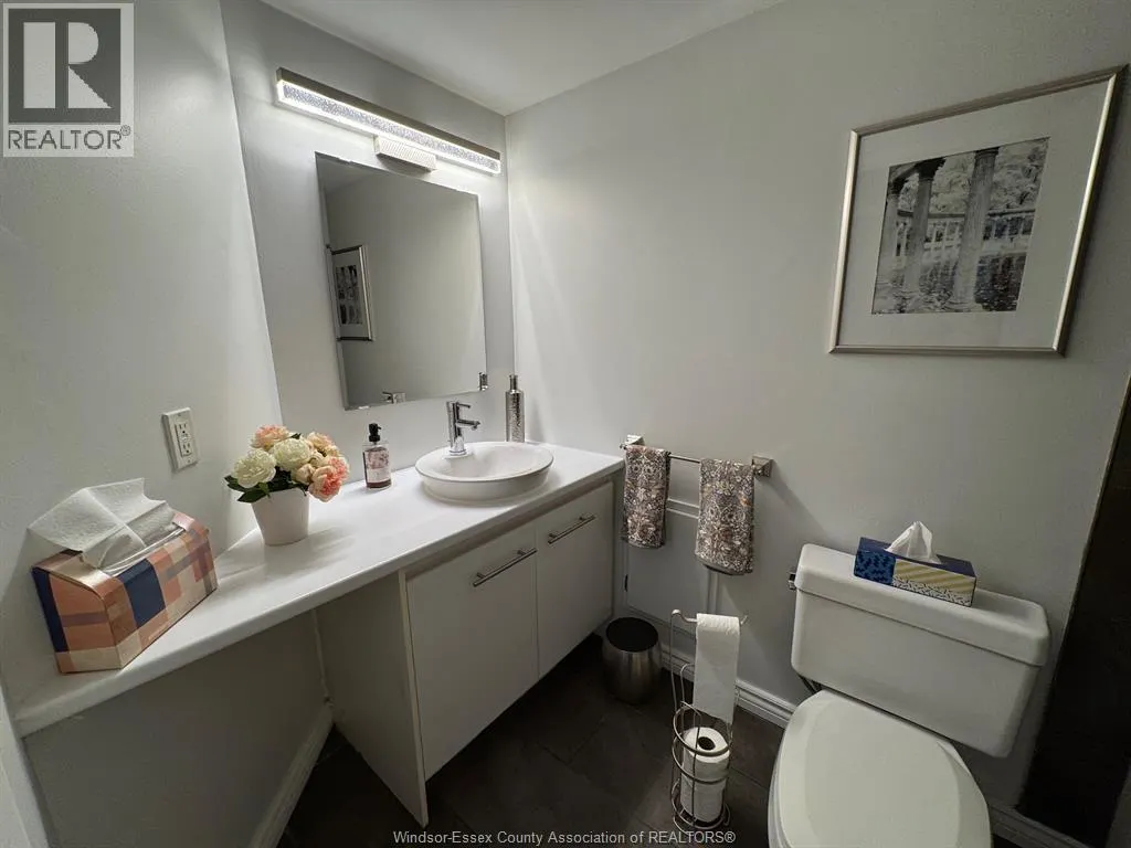 3601 RIVERSIDE DRIVE East Unit# 906