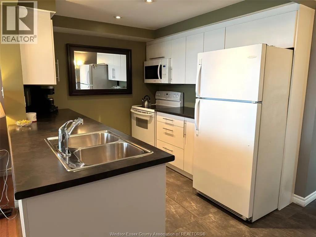 3601 RIVERSIDE DRIVE East Unit# 906