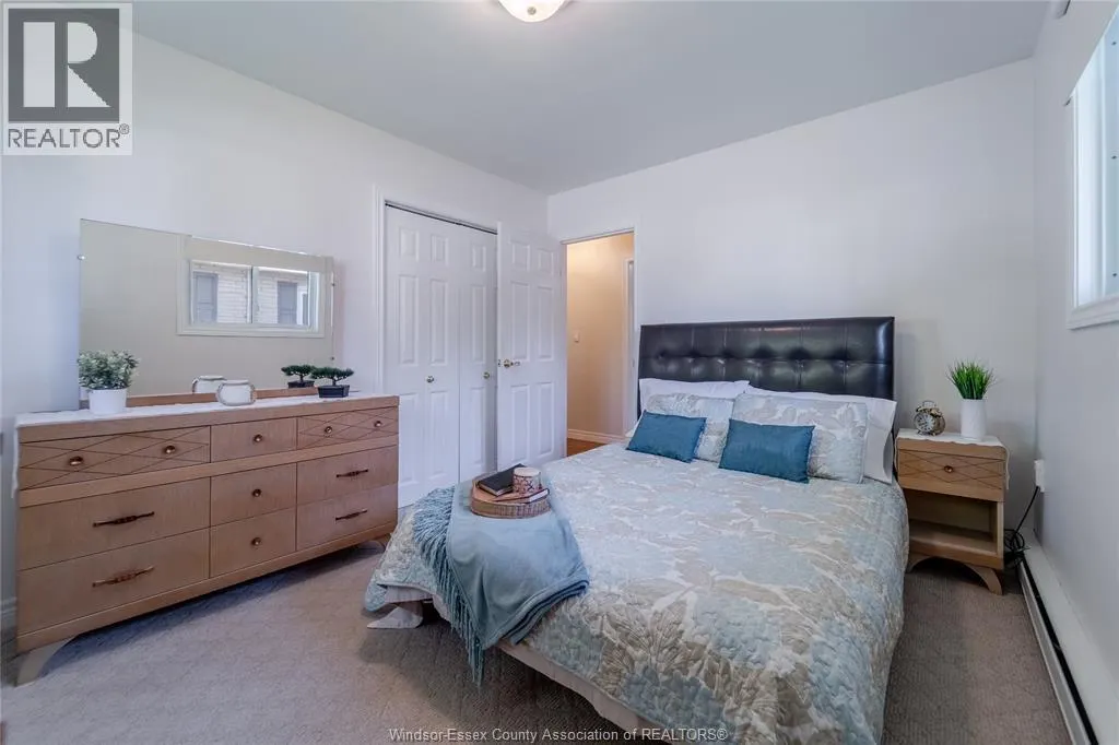 15 BOND AVENUE