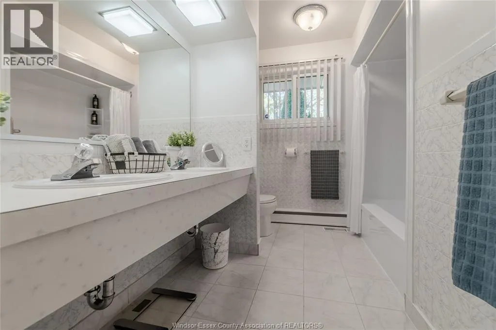 15 BOND AVENUE