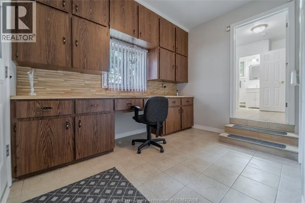 15 BOND AVENUE