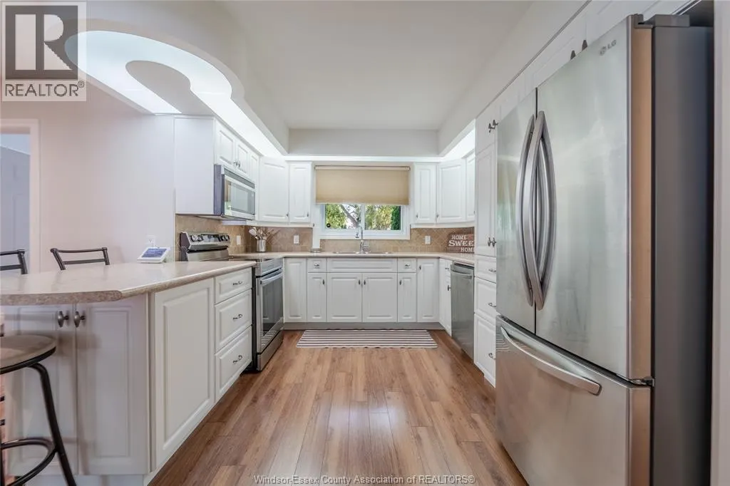 15 BOND AVENUE