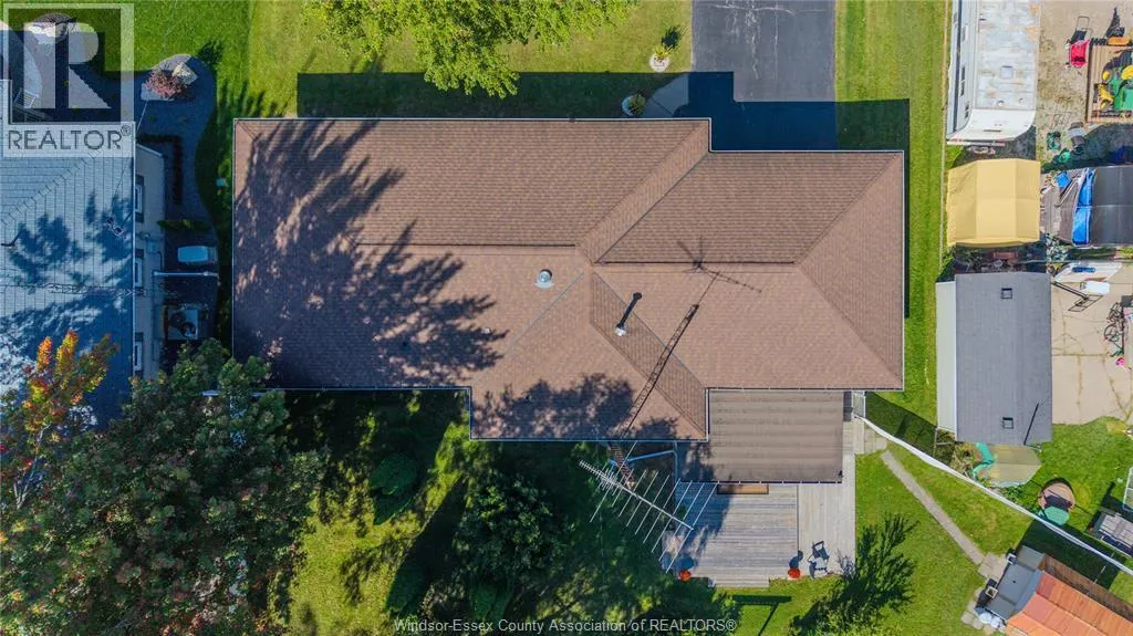 15 BOND AVENUE