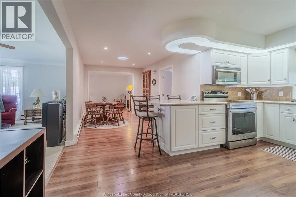15 BOND AVENUE