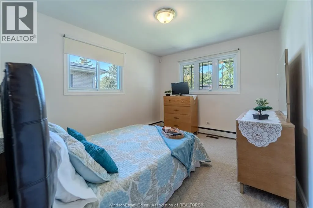 15 BOND AVENUE