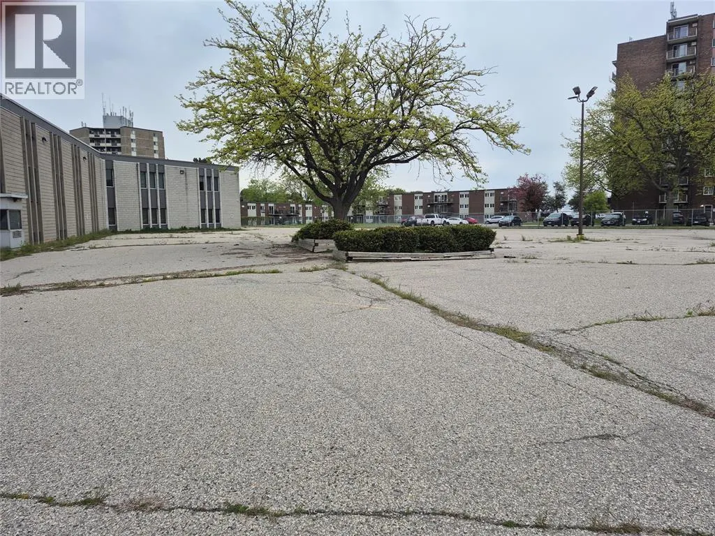 857 Grand AVENUE West