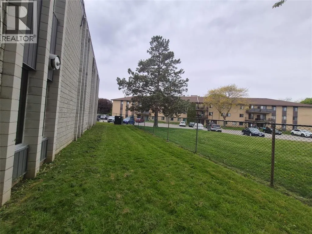 857 Grand AVENUE West