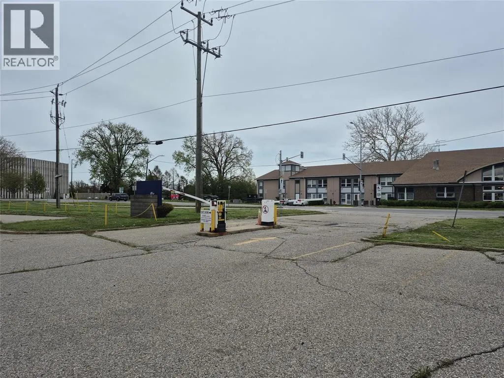 857 Grand AVENUE West