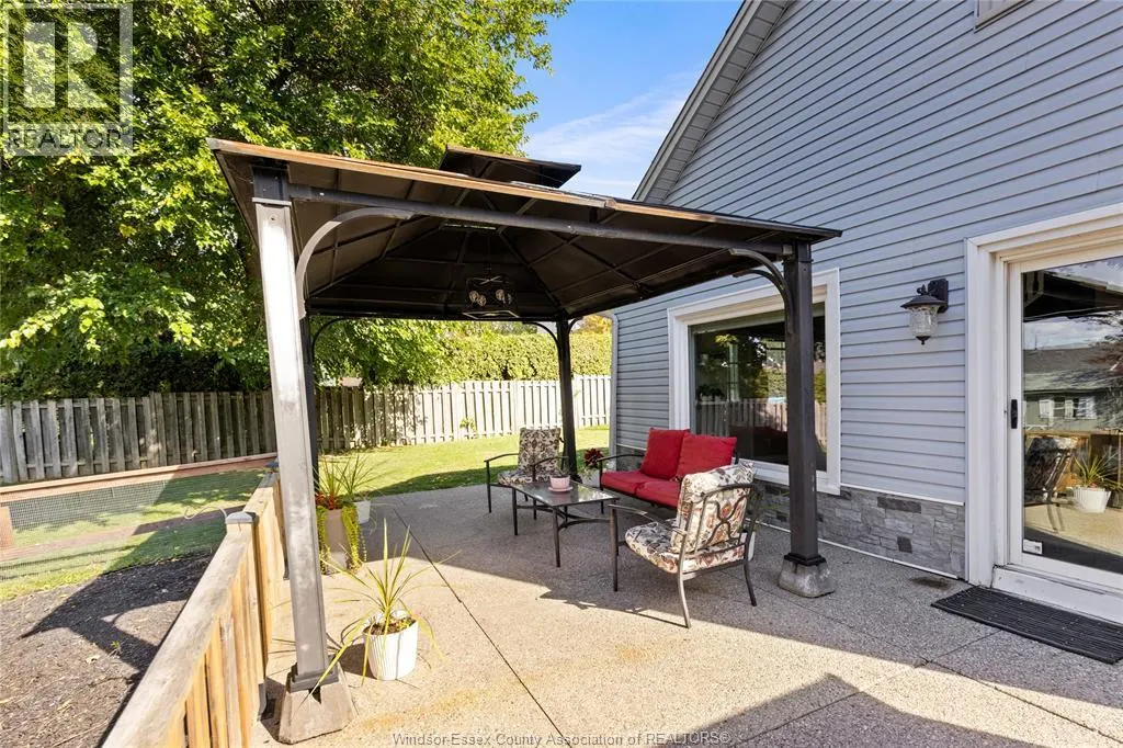 1154 FRONT ROAD North