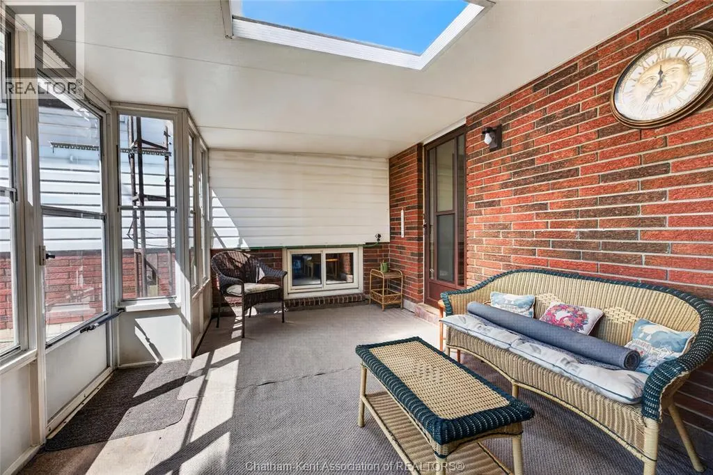 18 CAMEO DRIVE