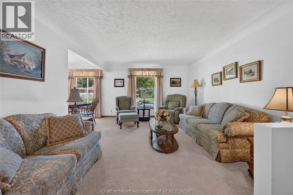 18 CAMEO DRIVE
