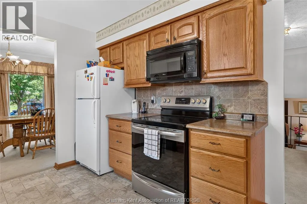 18 CAMEO DRIVE