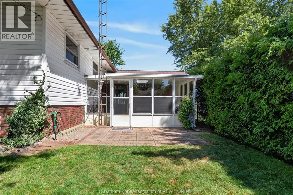 18 CAMEO DRIVE