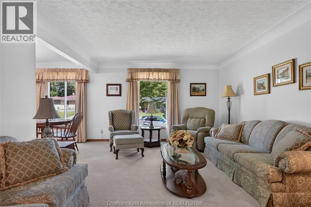 18 CAMEO DRIVE