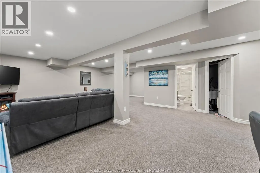 2476 Luxury