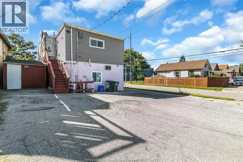 1500 HOWARD AVENUE