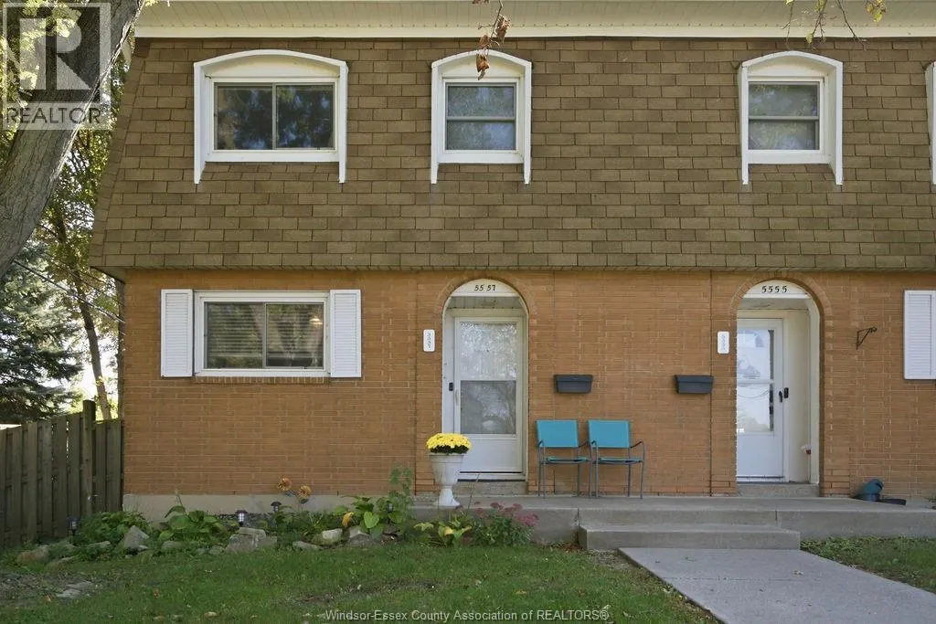 5557 CORONATION AVENUE