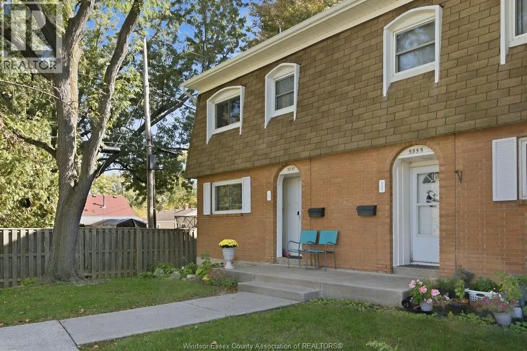 5557 CORONATION AVENUE