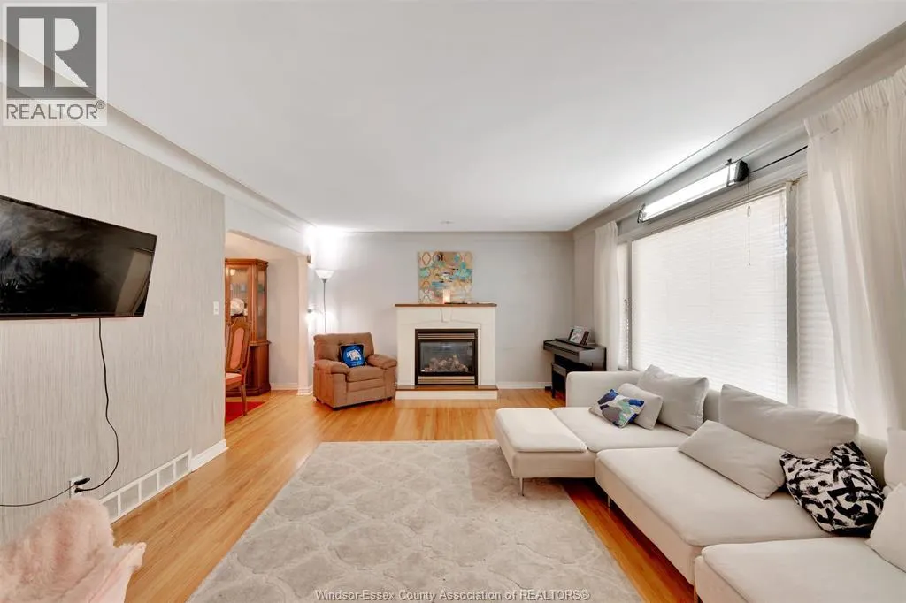4340 MOUNT ROYAL DRIVE