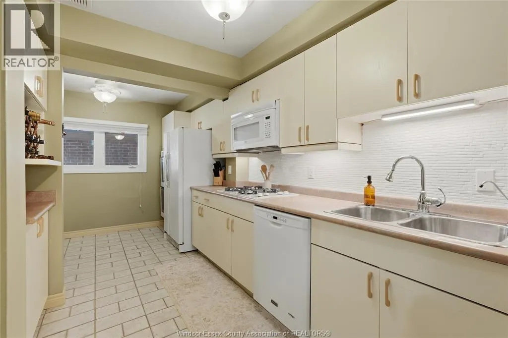 201 CONCESSION 3 Unit# 14