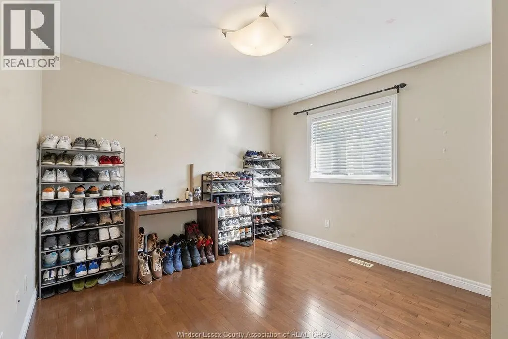 1162 BANWELL ROAD