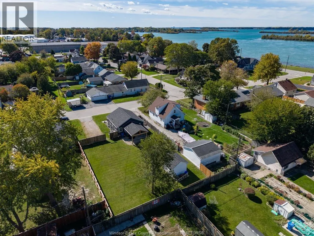 102 DUFF AVENUE