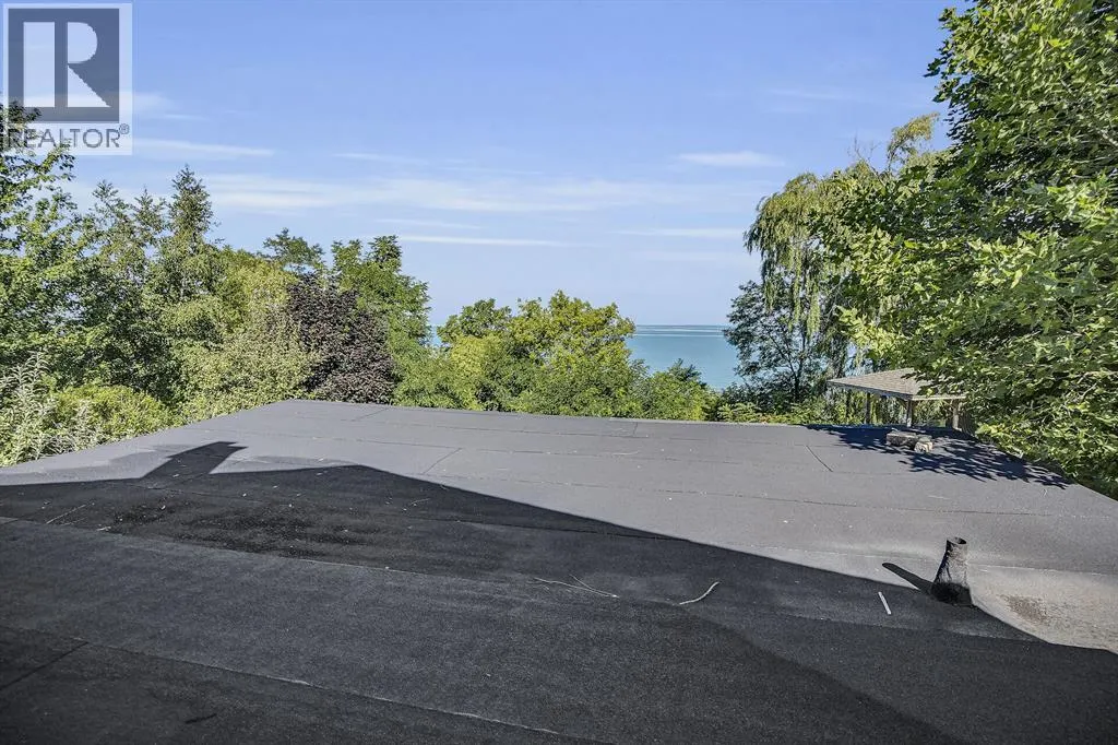 3692 BEVERLY GLEN ...