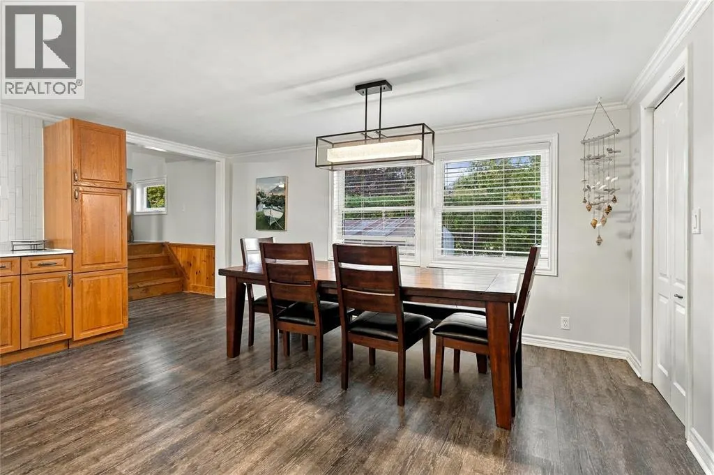 3692 BEVERLY GLEN ...