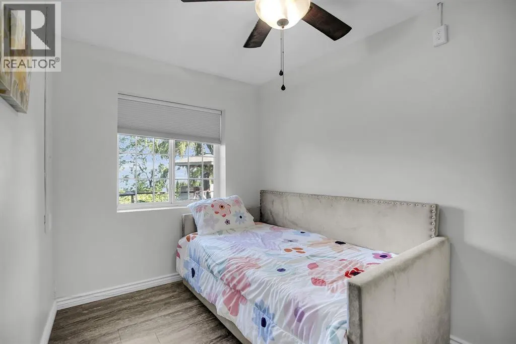 3692 BEVERLY GLEN ...