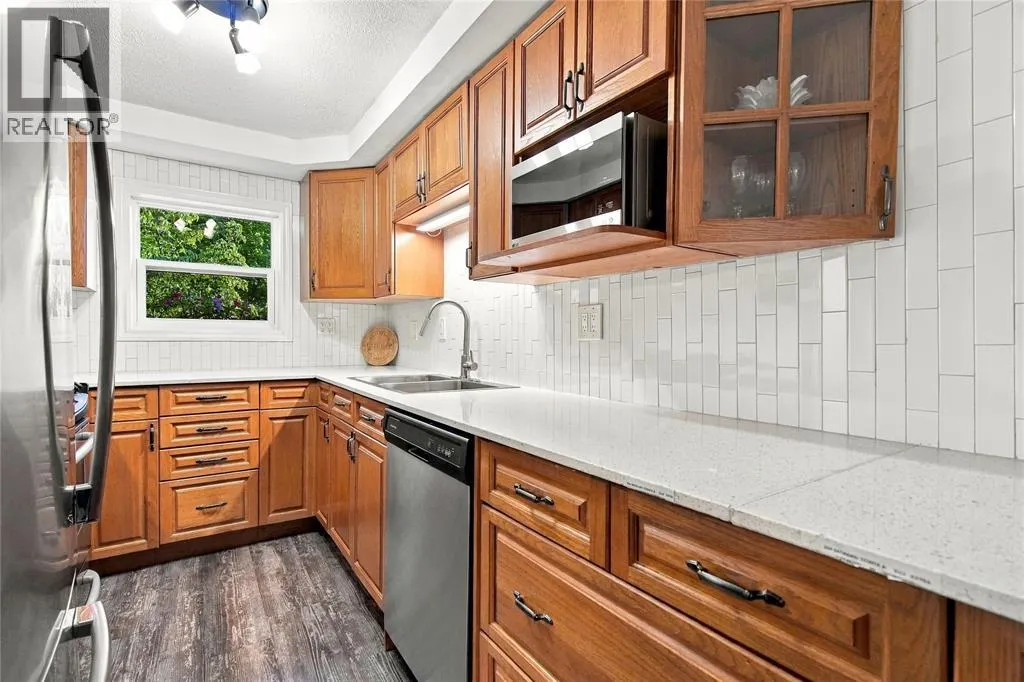 3692 BEVERLY GLEN ...
