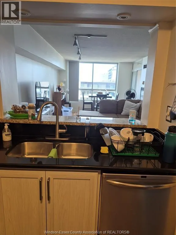 75 RIVERSIDE DRIVE East Unit# 1706