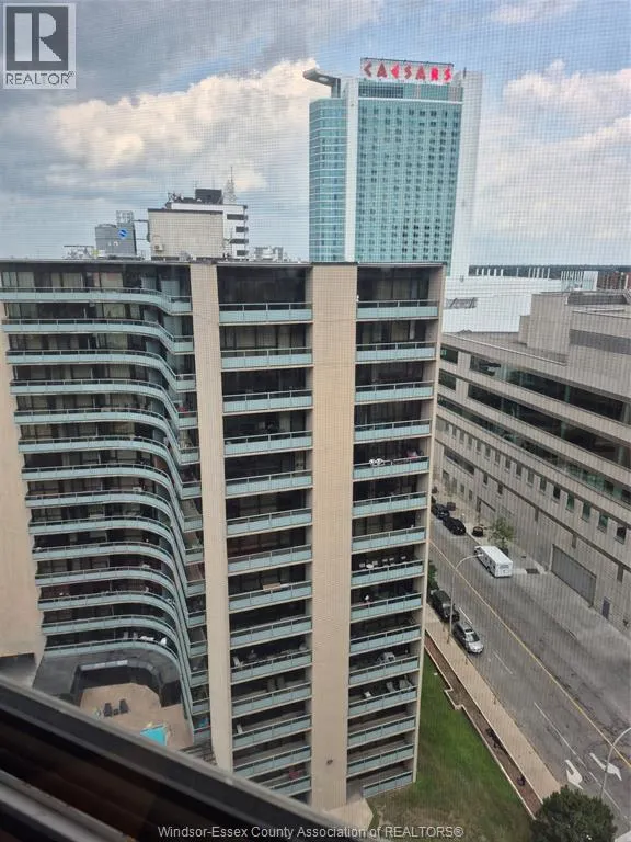 75 RIVERSIDE DRIVE East Unit# 1706