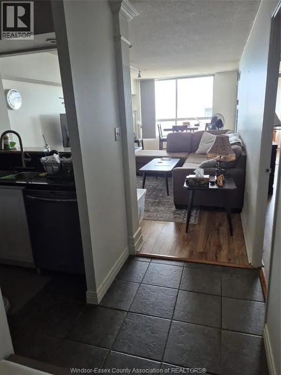 75 RIVERSIDE DRIVE East Unit# 1706