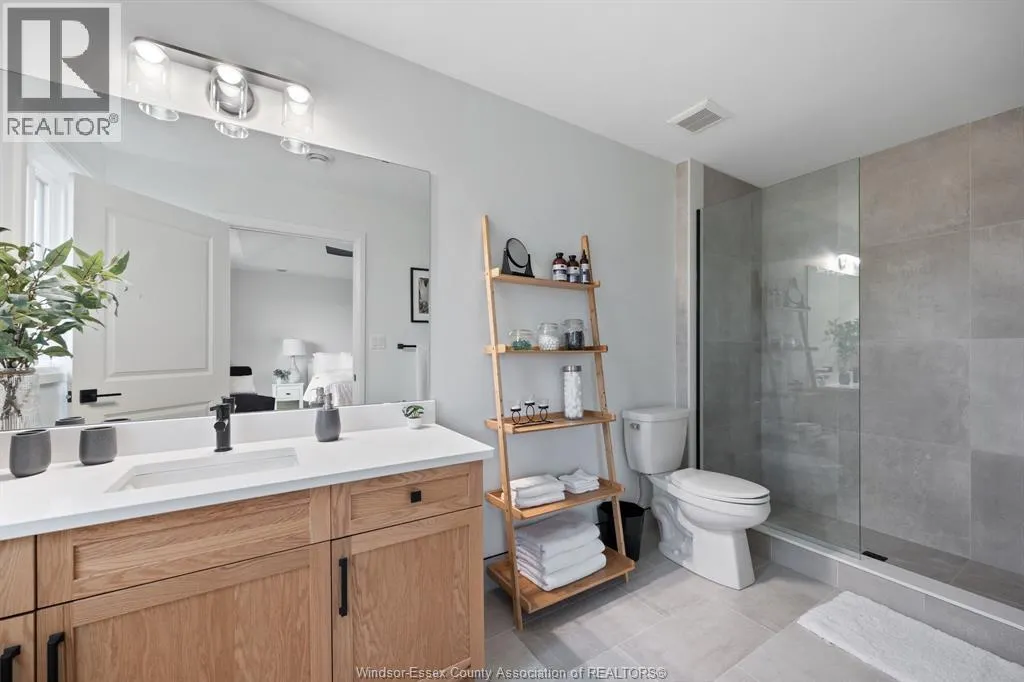 101 ERIE ISLE COURT