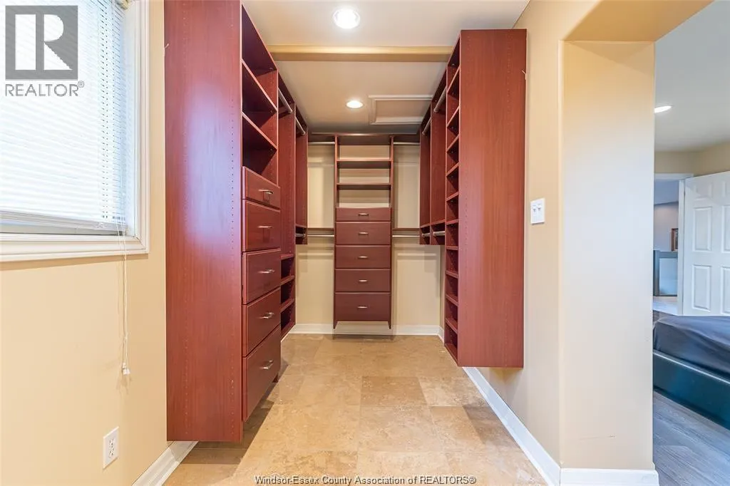 1264 IMPERIAL CRESCENT