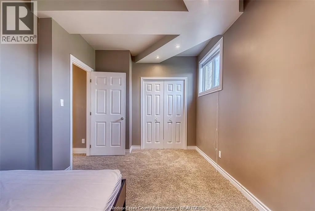 1264 IMPERIAL CRESCENT