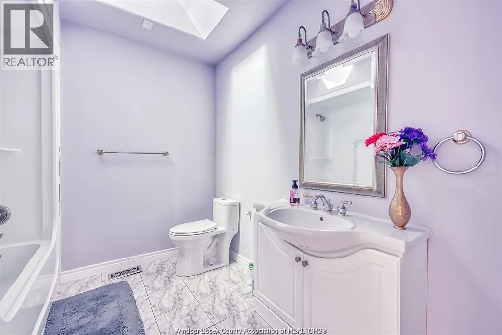 1264 IMPERIAL CRESCENT